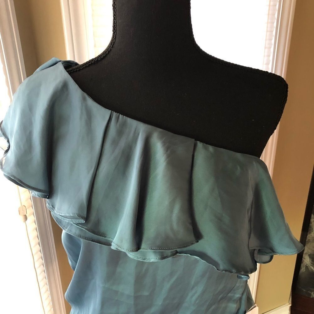 Forever21 One off Shoulder Ruffle Blouse - Picture 3 of 4